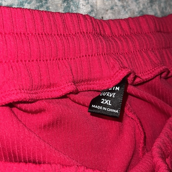 BRIGHT PINK RIBBED ATHLETIC SHORTS - Picture 6 of 6